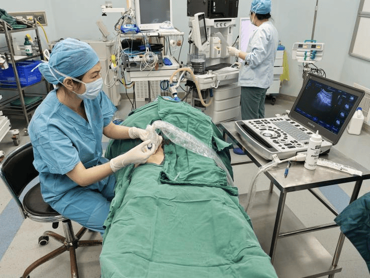 浙江省中西医结合医院成功完成首例超声可视化引导下富血小板血浆（PRP）髋关节注射术